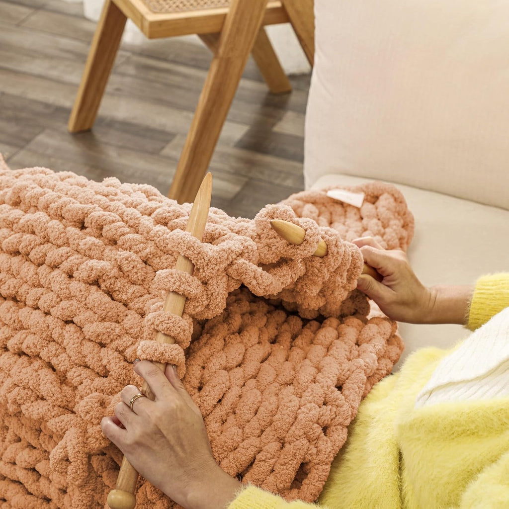 WESHIONGOO Chunky Knit Blanket Throw Knitted Throw Blankets for Couch Bed Fluffy Soft Blanket with Jumbo Chenille Yarn Thick 100% Handmade(Peach Fuzz, 50"×60")