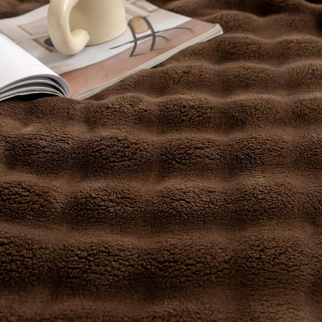 YUSOKI Luxury 3D Bubble Throw Blanket 2lb,All Ages,Home Decoration, (Brown,50 * 60inches)