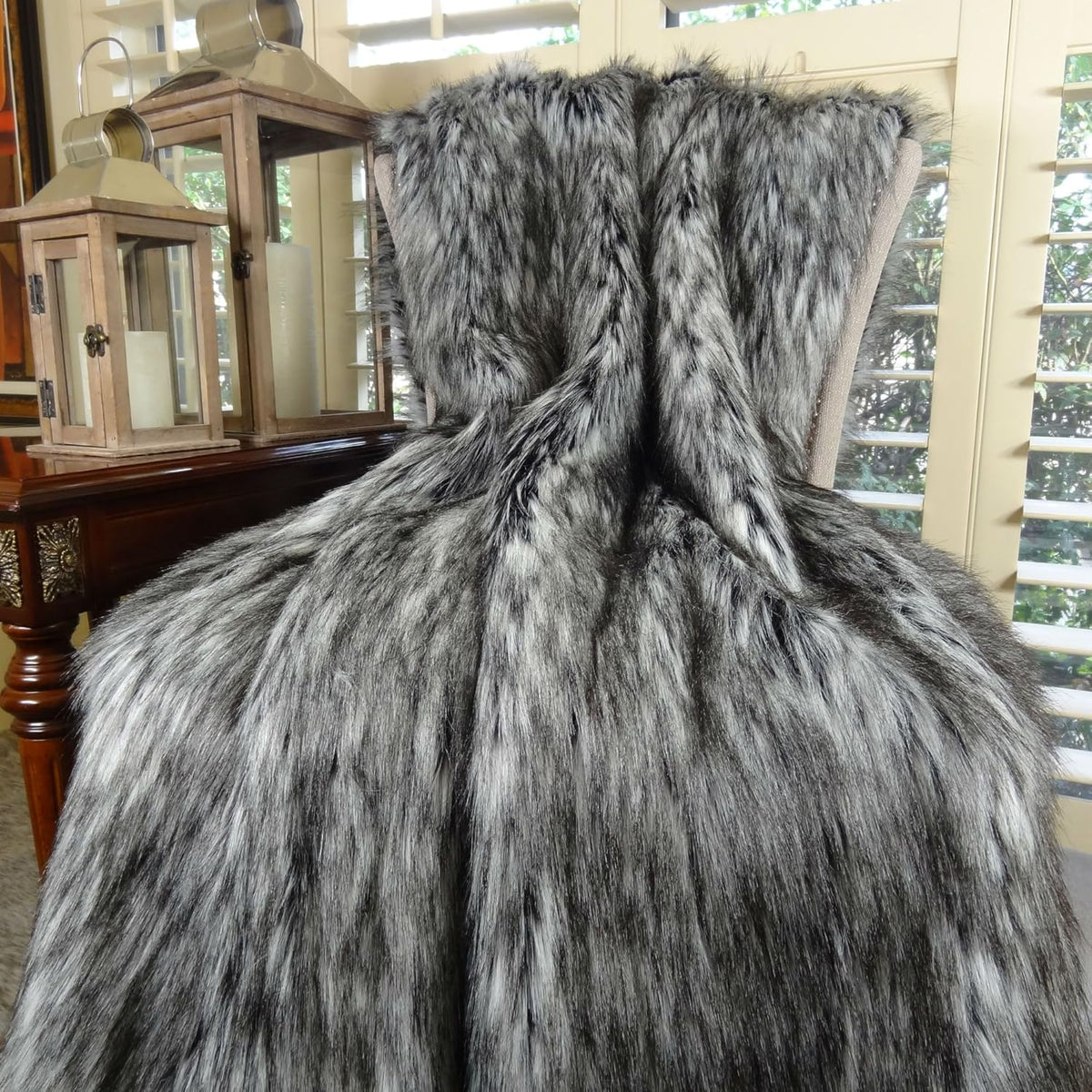 Exotic Siberian Husky Faux Faur Throw Blanket - Gray White Black Husky Fur - Gray Faux Fur Throw Blanket - Luxury Soft Faux Fur, Made in USA, 16411