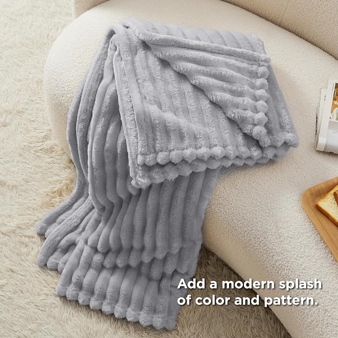 Bedsure Soft Light Grey Throw Blanket - Image 7