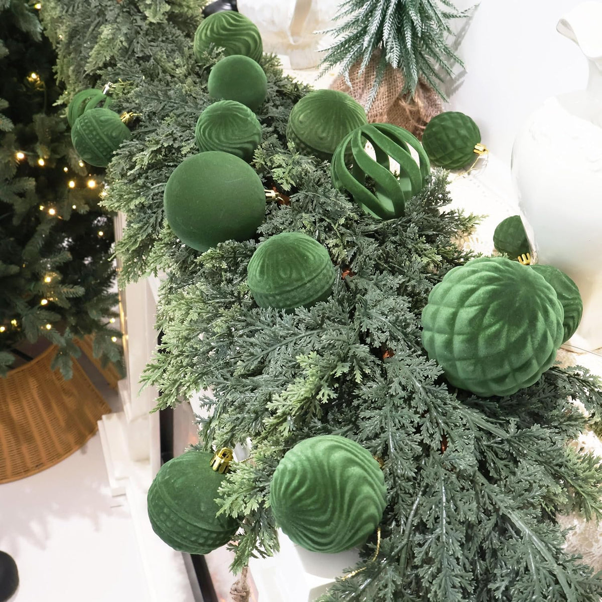 36pcs Velvet Ornaments for Christmas Trees, Flocked Christmas Balls Sets Assortment for Xmas Tree Holiday Decor