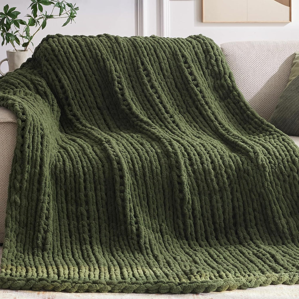 Chunky Knit Throw Blanket, 40''*50'' Knitted Throw Chenille Yarn for Bed Couch, Handmade Green Crochet Big Thick Blanket, Machine Washable Cute Comfy Blanket for Home Decor