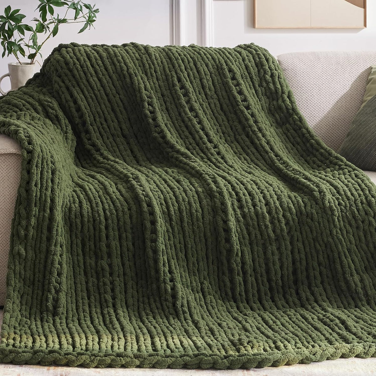 Chunky Knit Throw Blanket, 40''*50'' Knitted Throw Chenille Yarn for Bed Couch, Handmade Green Crochet Big Thick Blanket, Machine Washable Cute Comfy Blanket for Home Decor