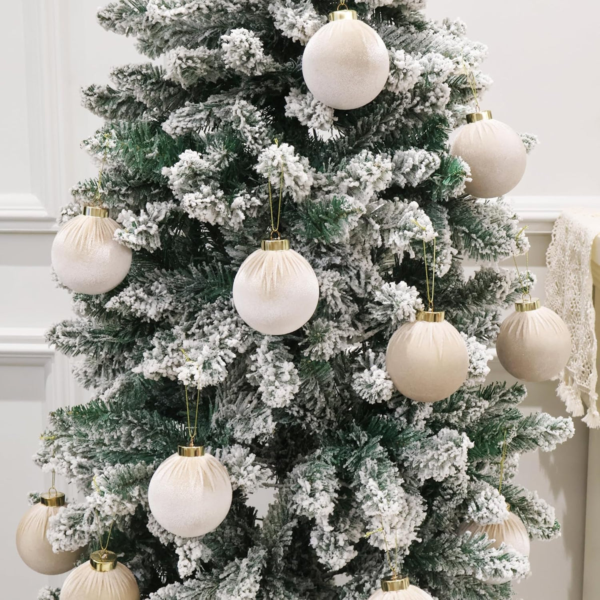 6inch Big Velvet Christmas Ornaments, 2pcs Flocked Ornaments Balls Sets for Christmas Tree Decorations Beige