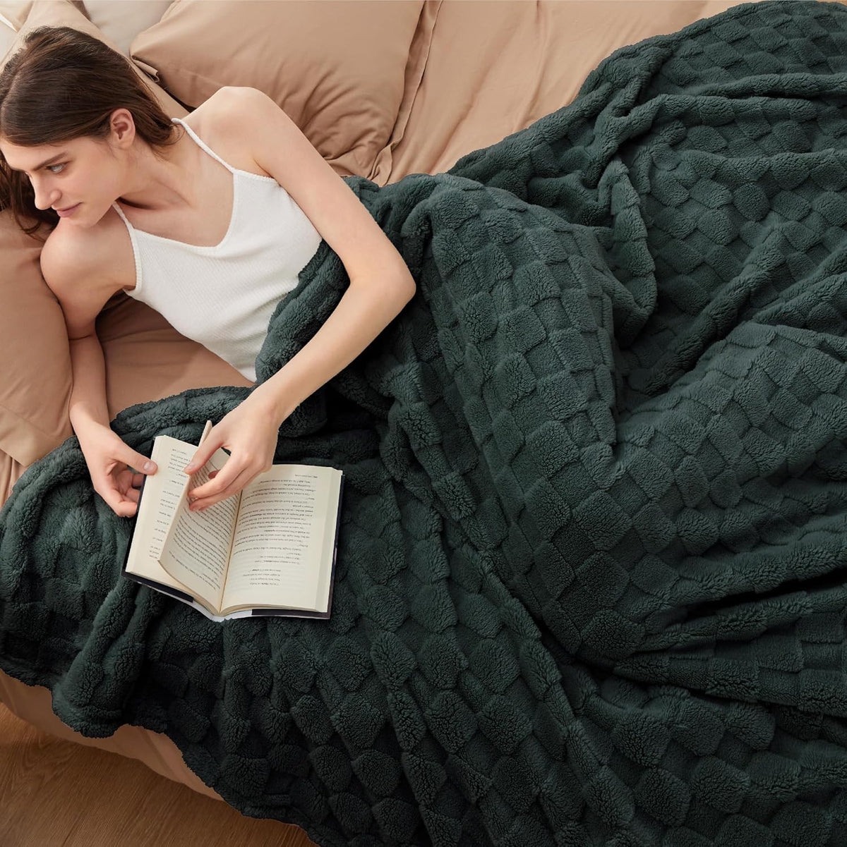 Bedsure GentleSoft King Size Blanket for Bed - Super Soft Cozy Blankets for Women Men Girls, Large Fuzzy Fleece Throw for Bedroom Decor, Mallard Green,108x90 Inches