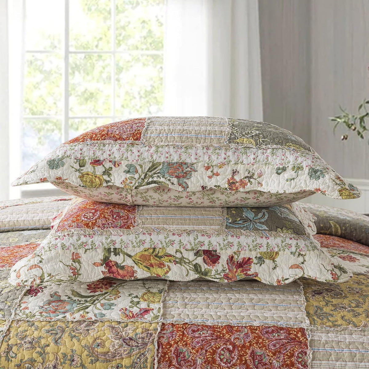 NEWLAKE Cotton Patchwork Bedspread, 3-Piece Bedding Quilt Set with Real Stitched Embroidery, Reversible Matelasse Bed Coverlet Set,Floral Paisley Grid with Lace,Queen Size