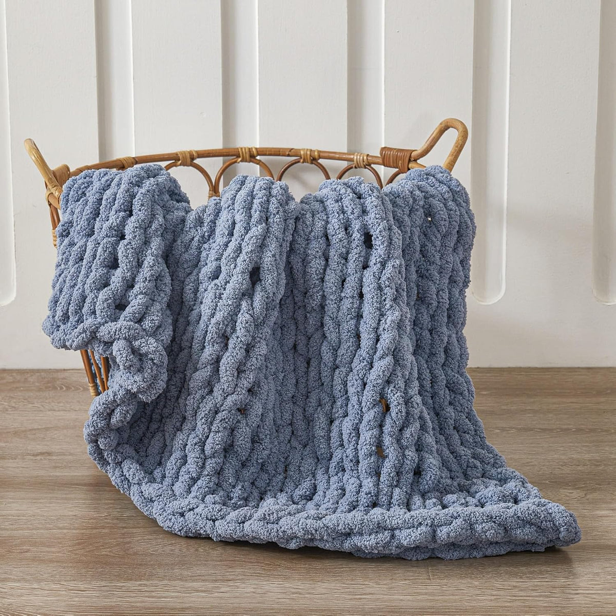 WESHIONGOO Chunky Knit Blanket Throw 40"×40" Knitted Throw Blankets for Couch Bed Fluffy Soft Blanket with Jumbo Chenille Yarn Thick 100% Handmade (Dusty Blue)