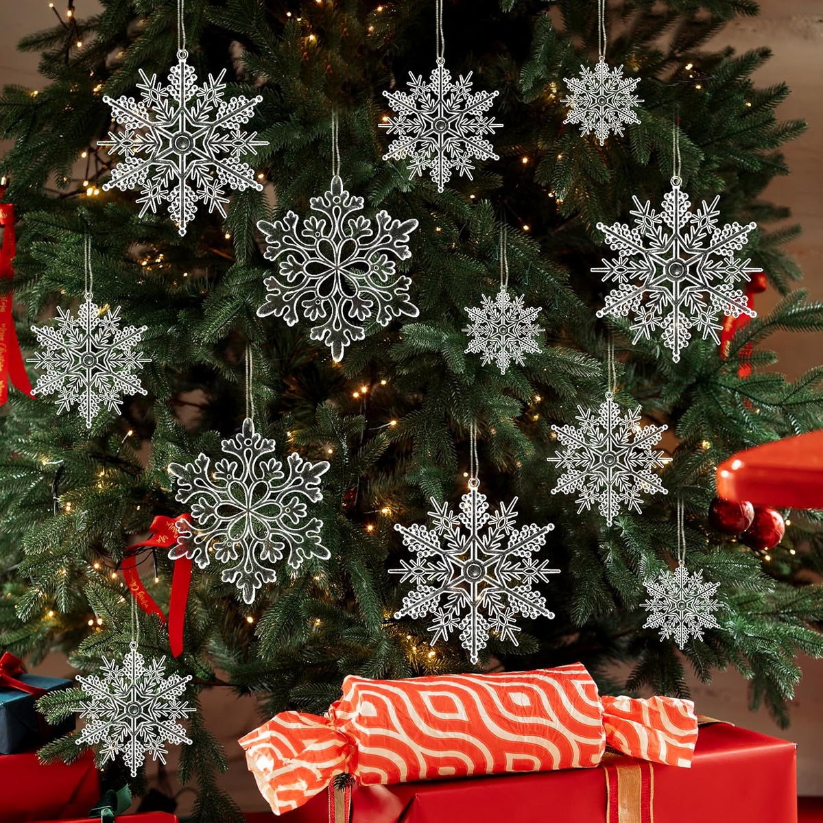 Christmas Tree Decorations Snowflake Ornaments 36Pcs Clear Plastic Hanging Snowflakes from Ceiling Snow Flakes Decorating Hanging for Winter Wonderland Decorations Indoor Outdoor Decor