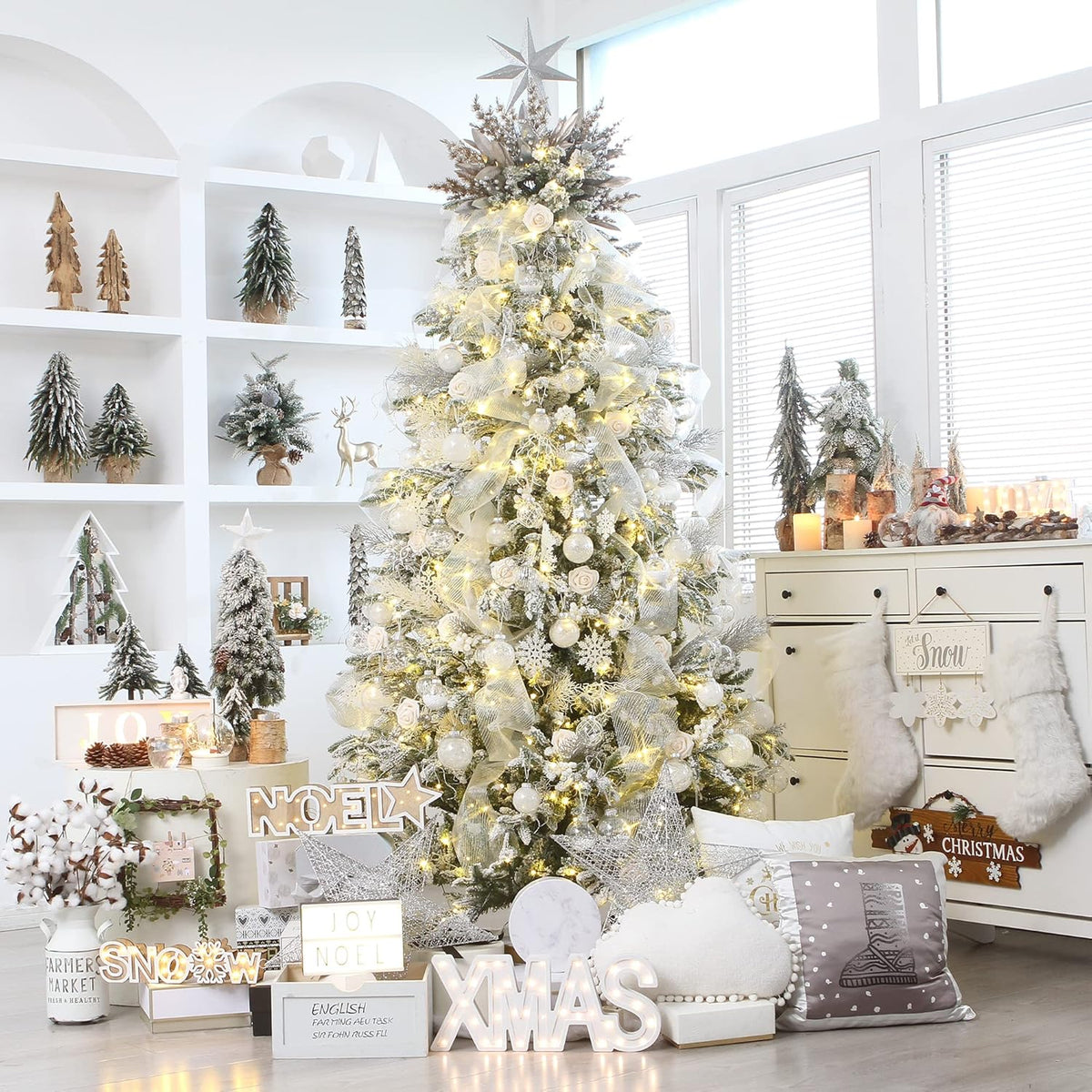 Sea Team Shatterproof Clear Plastic Christmas Ball Ornaments Decorative Xmas Balls Baubles Set with Stuffed Delicate Decorations (100mm/3.94''/16-Pack, White)
